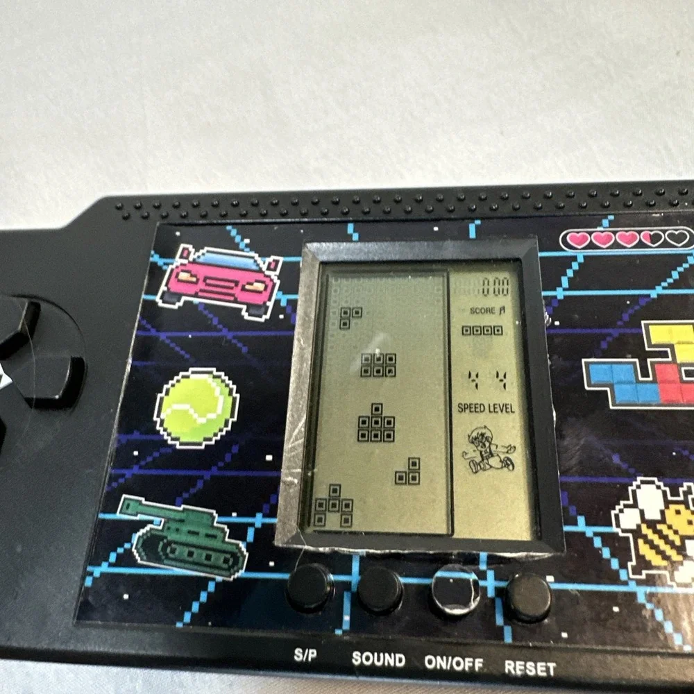 Retro Brick Game 21 in 1 Handheld LCD GAME Vtg Tested (2 AAA batteries NOT inc)